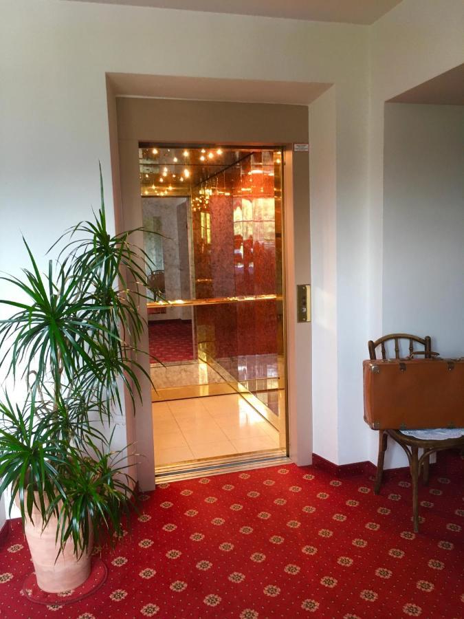 Hotel Turmwirt Ora / Auer Eksteriør bilde